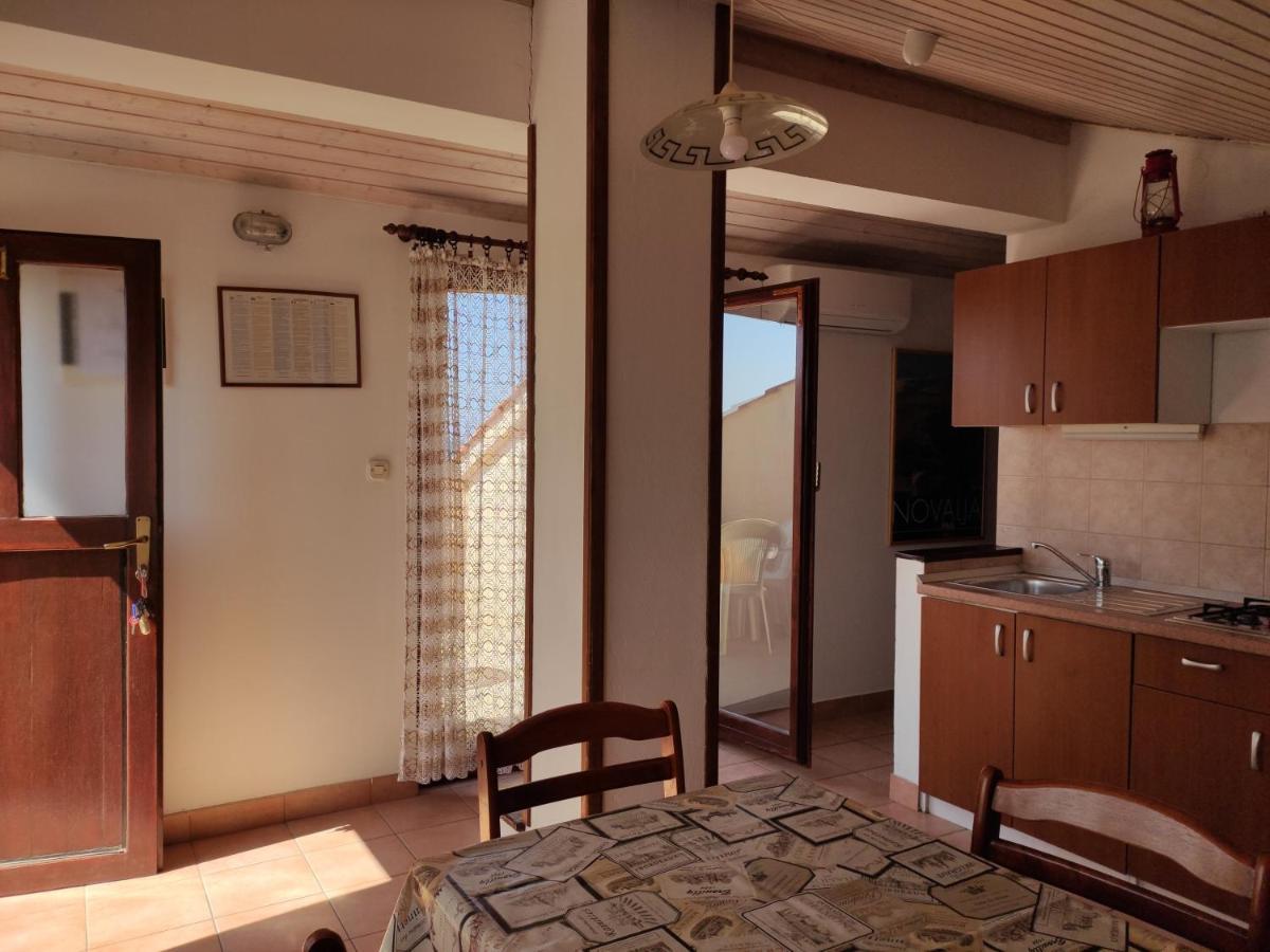 Apartments With A Parking Space Novalja, Pag - 6552 Buitenkant foto